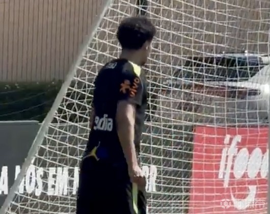 此前因疼痛缺席四天训练，巴媒：马尔基尼奥斯回归巴西队训练