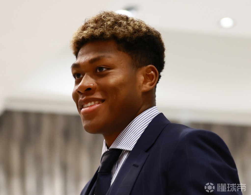 铃木彩艳谈神扑麦克托米奈：这完全是出于本能的扑救