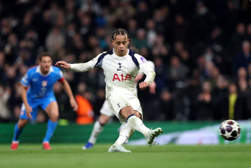 《每日体育报》：哈维·西蒙斯回巴萨没戏