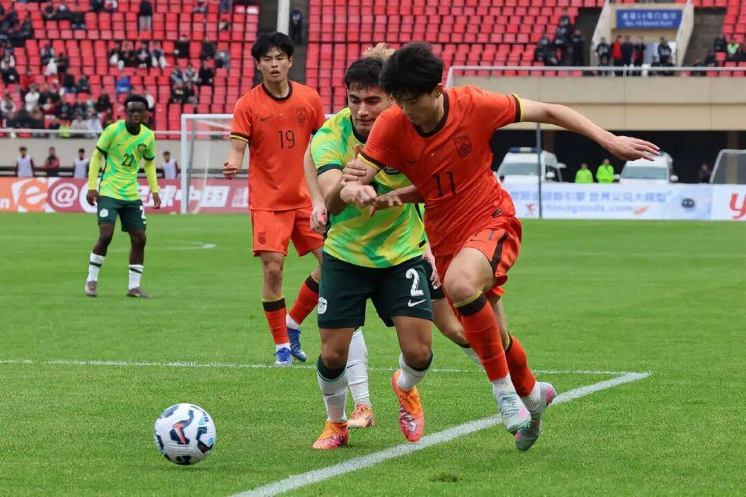 意外！U19国足核心一战成名被誉为中国姆巴佩，如今却只能踢中冠