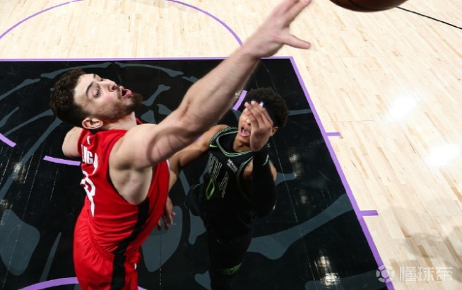 今天是喷火龙，申京23中12砍36分14板3助3断3帽&火箭锁定前八