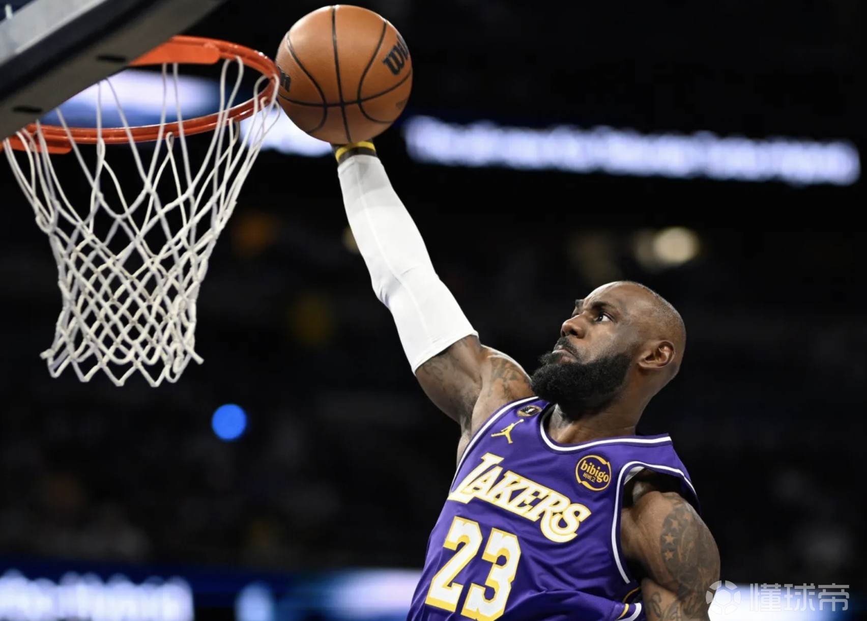 詹姆斯：东契奇负责掌控节奏我负责快攻前冲，这是我擅长的事