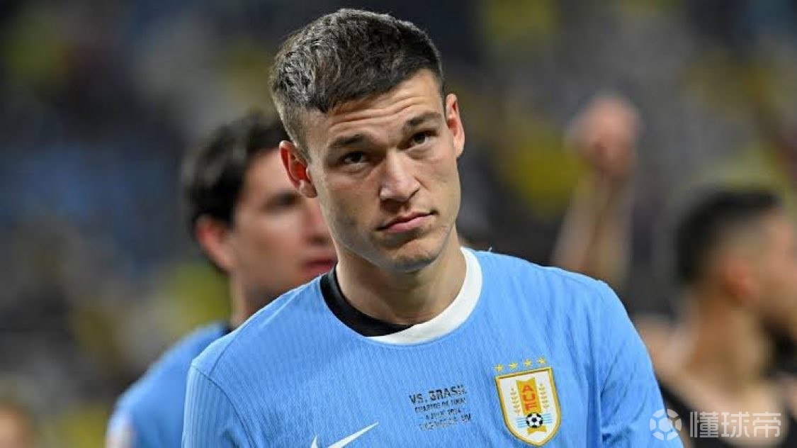 记者：如果库普梅纳斯离队，尤文可能追乌加特