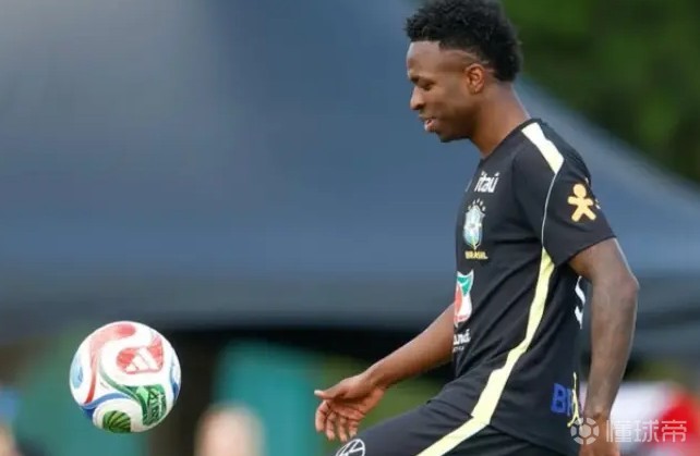 马卡：尽管周日恢复了训练，维尼修斯可能会在下场比赛轮休
