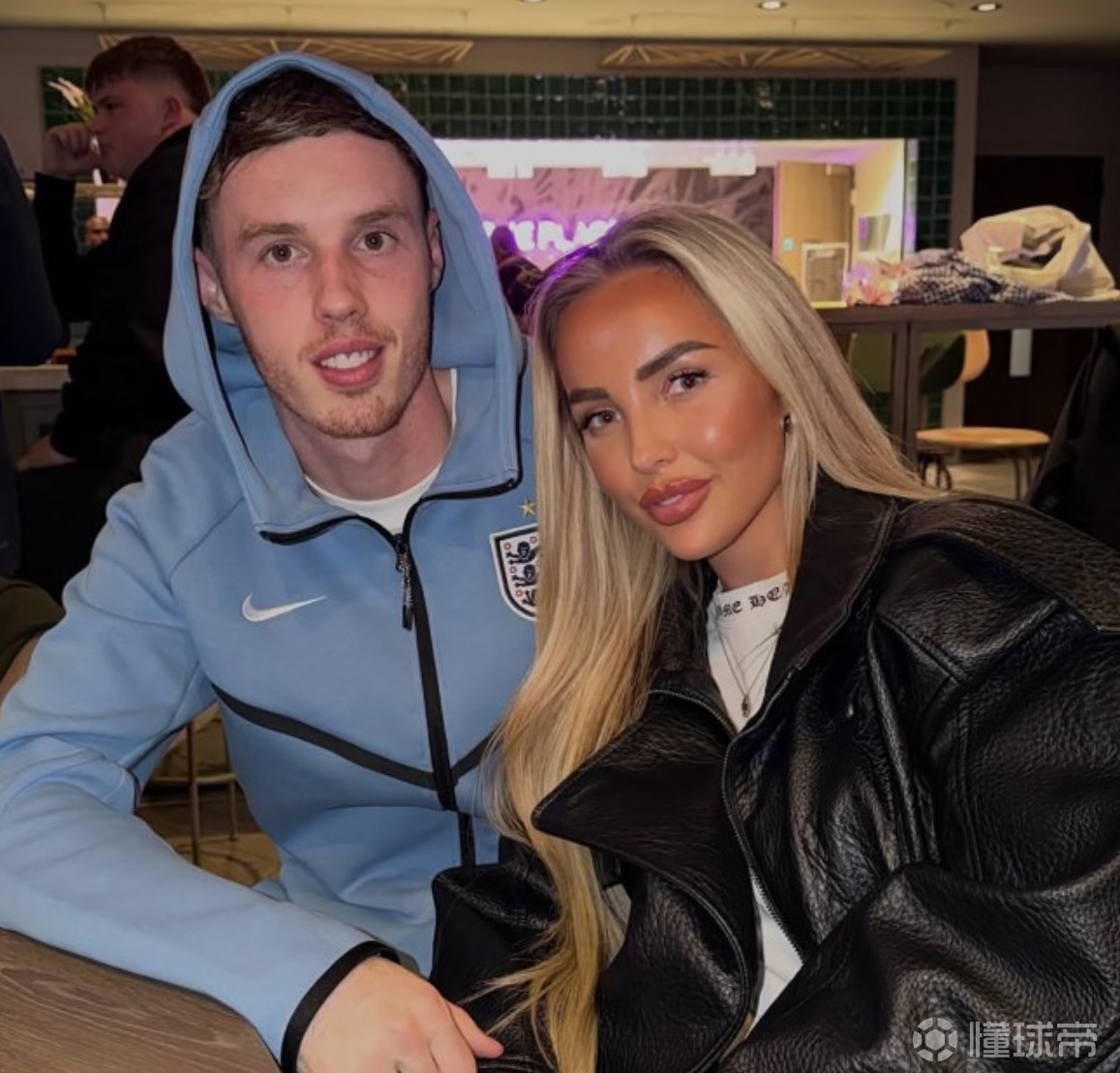 太阳报：帕尔默女友是虔诚的基督徒，一直为他祷告能踢世界杯