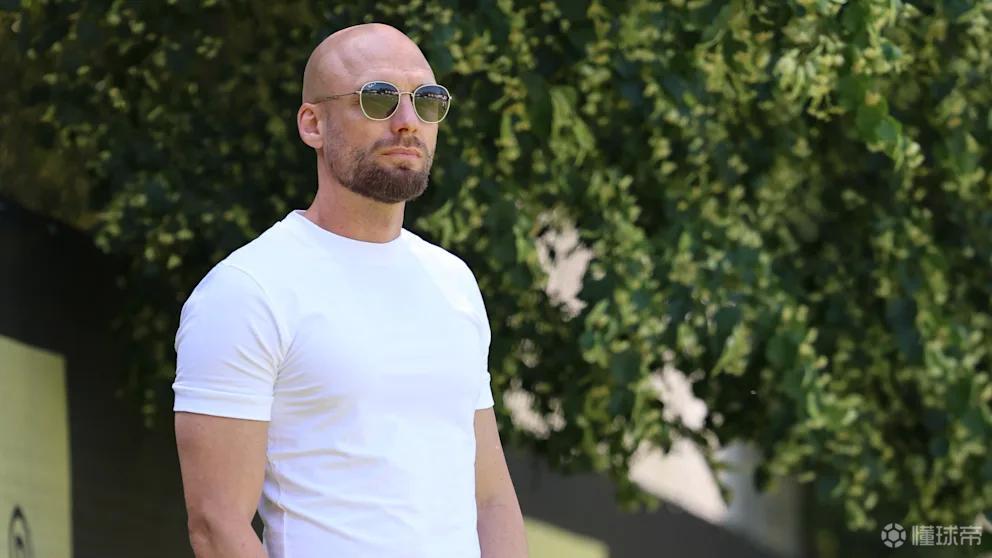 图片报介绍多特总监布克：谈判作风强硬，习惯早起且酷爱健身