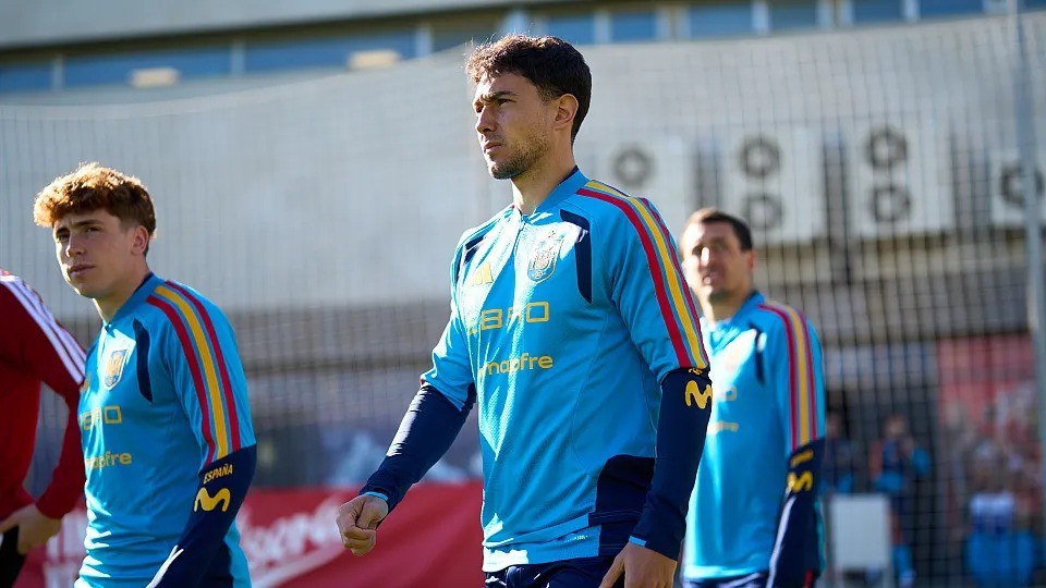 官方：阿森纳中场苏比门迪因右膝不适退出西班牙国家队集训