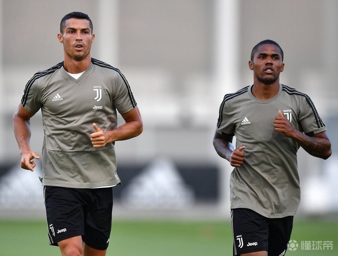 道格拉斯-科斯塔：队友中C罗对我影响最大；内马尔能让对手恐惧