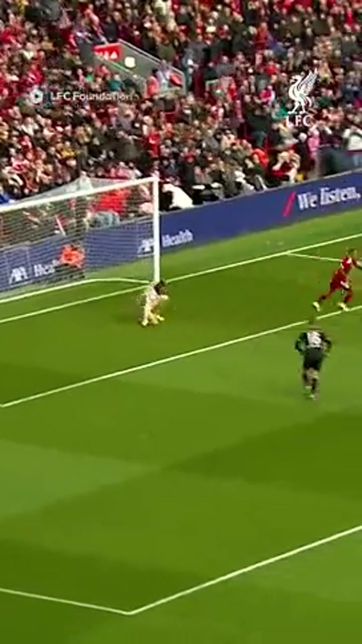 杰拉德传奇赛上这视野，这脚法，真的太顶了