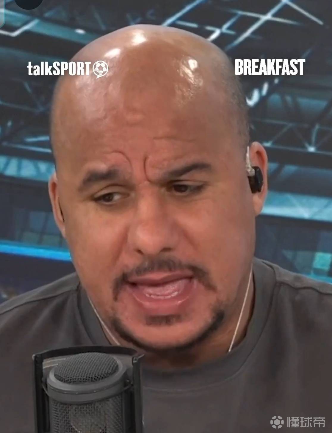 阿邦拉霍：那些不听图多尔话的球员，难道就会认可德泽尔比吗？