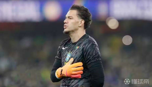 埃德森：安帅较放松而瓜帅更为紧张，我很荣幸能与他们共事