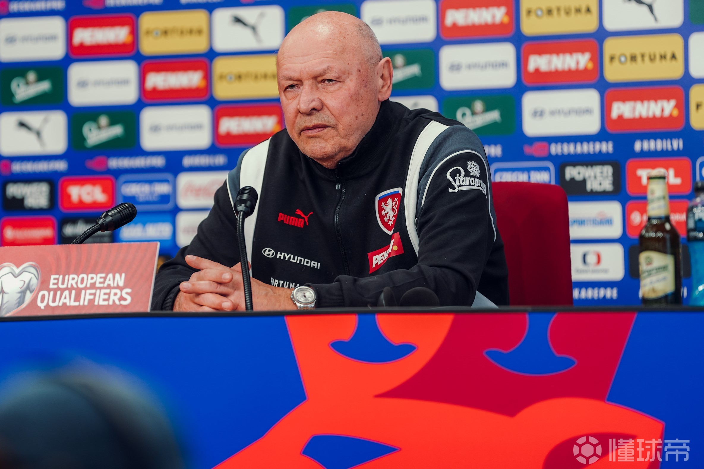 捷克主帅：要在主场踢出我们的足球风格；不在乎外界更看好丹麦