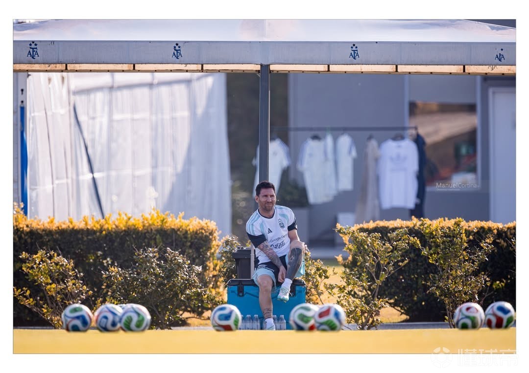 阿根廷摄影师晒梅西训练照：这或许是他最后一次在这训练