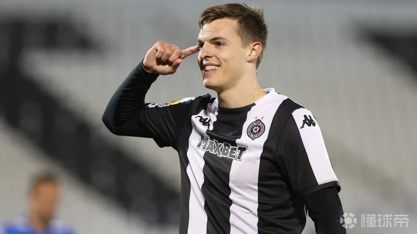 莫雷托：安德烈-科斯蒂奇转会费为350万固定+450万奖金+二转