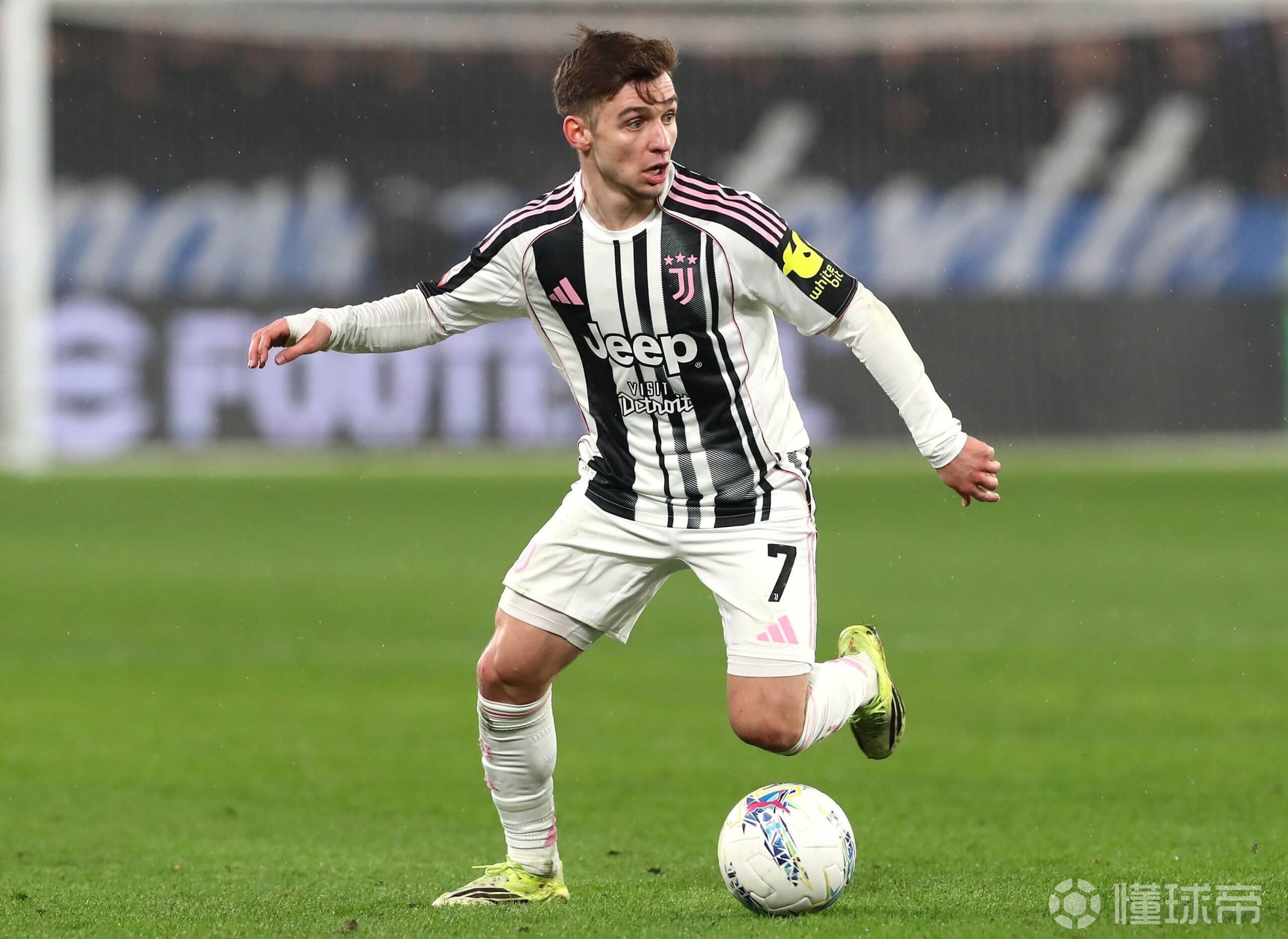 小孔塞桑：C罗总是第一个给出建议，他还教给我很多人生道理