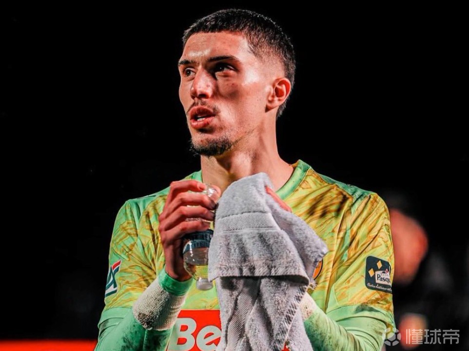 跟队：国米看好朗斯门将里塞的未来，目前正保持关注