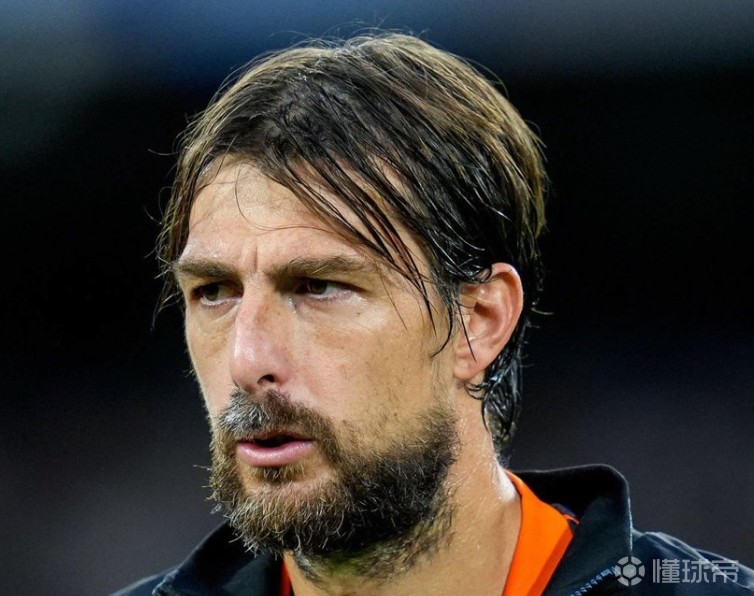 意媒：利雅得新月准备向38岁的阿切尔比提供两年合同