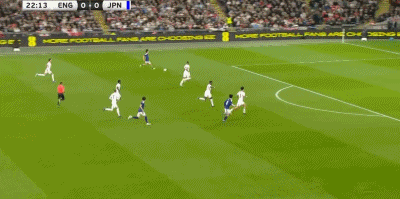 半场：英格兰0-1日本，三笘薰破门，安德森中框
