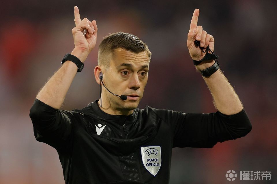 颇为巧合，意大利队近两次附加赛出局主裁判均为蒂尔潘