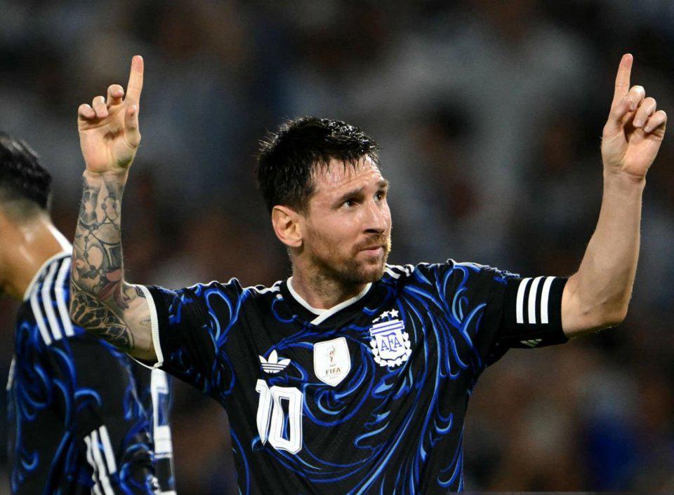 梅西独造3球！赛后获9分全场最高，38岁仍9次突破13次对抗