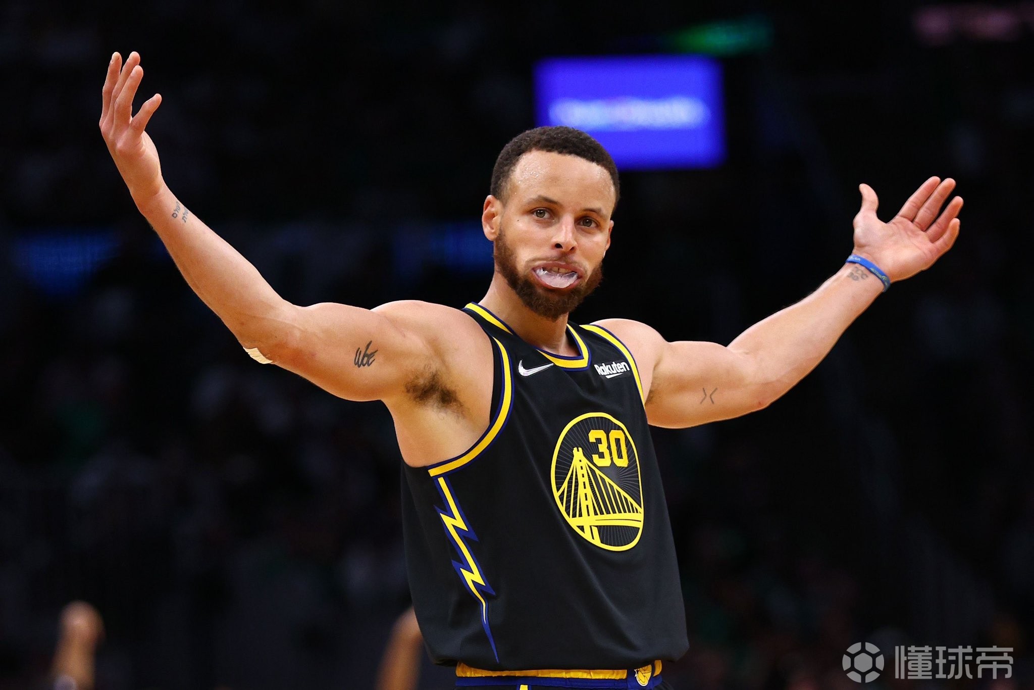 记者：库里计划下周一主场对阵火箭比赛中复出