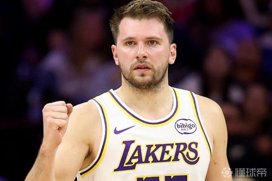 里程碑刷屏，东契奇42分12助0失误，15000分里程碑+单月600分