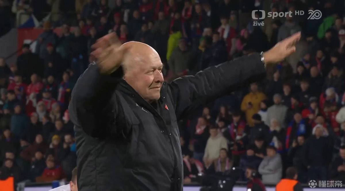 老而弥坚，74岁捷克老帅库贝克有望成为世界杯最年长主帅
