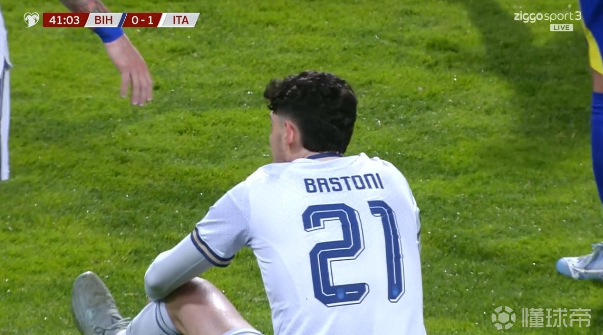 世预赛附加赛决赛早早染红，巴斯托尼社交媒体被冲