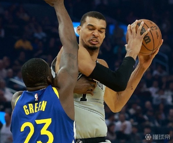 施主真要冲MVP，文班出场29分钟砍41分18板3帽&连续两场40+10