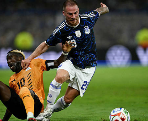 利物浦球员国家队战报：麦卡送助攻，范戴克90场里程碑