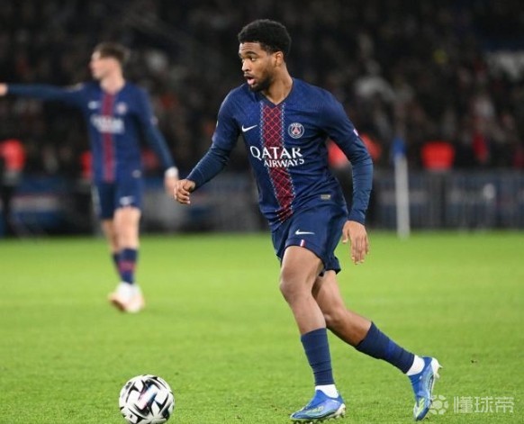 队报：姆巴耶在巴黎出场时间锐减，今夏可能考虑转投英超