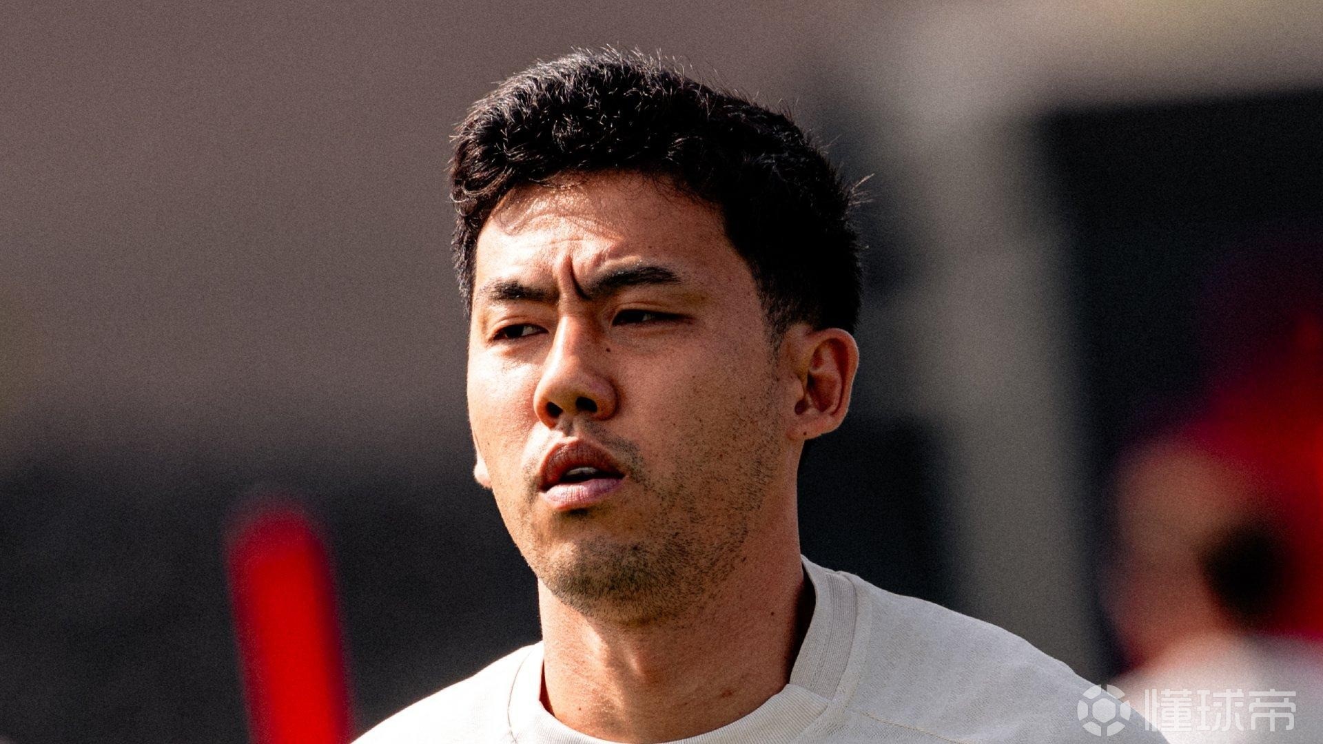 远藤航：受伤时球迷唱助威歌我哭了，疼痛似乎也减轻了一些