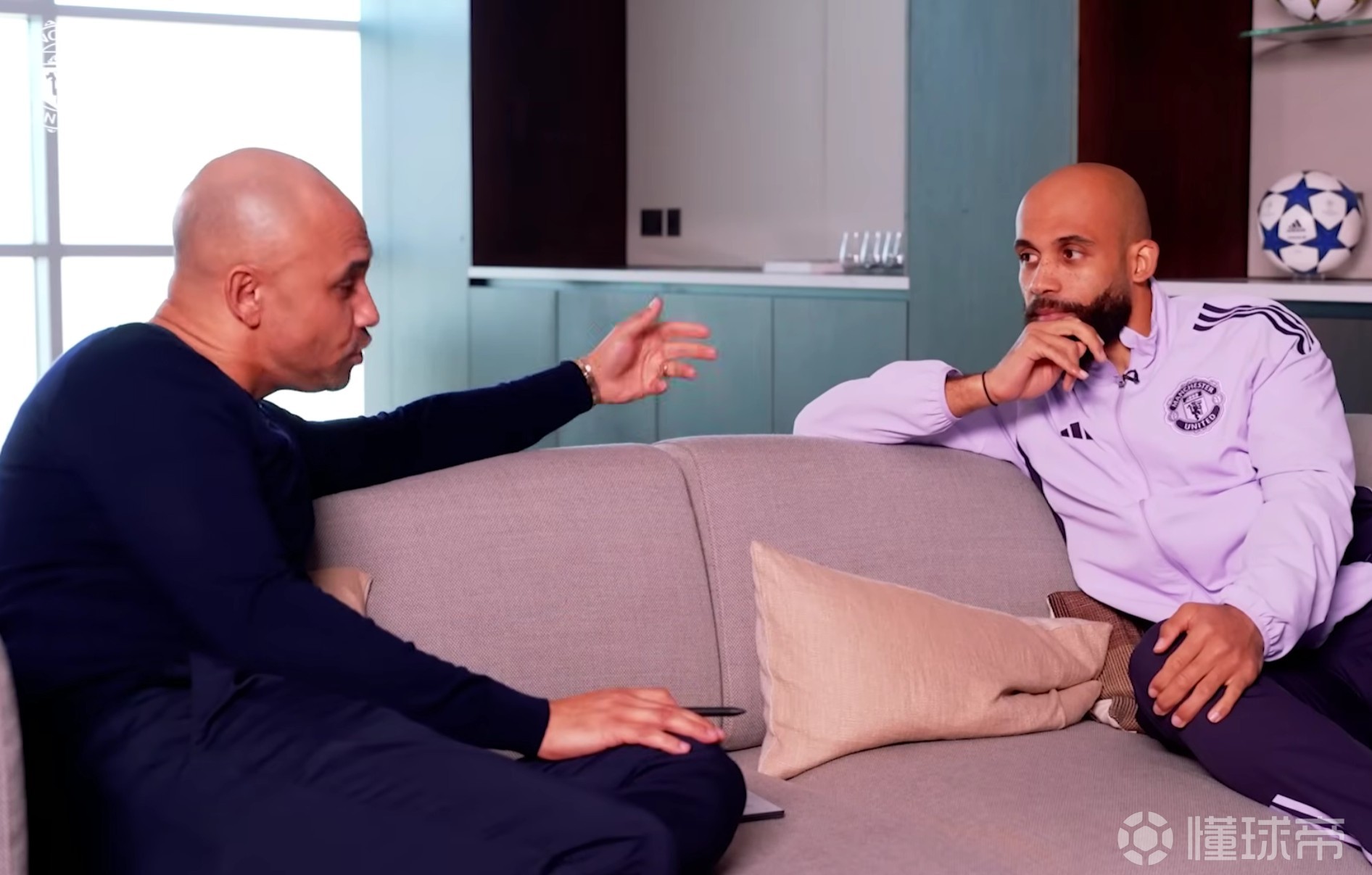 姆伯莫：小时候特别喜欢齐达内；在适应曼联上B费帮了我很多