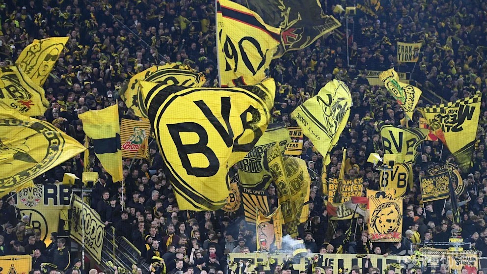 体图：欧足联将实施新的安全准则，多特南看台站席需进行改造