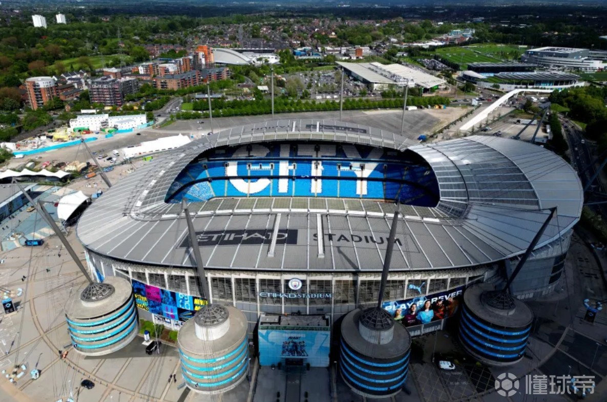 曼晚：曼城将在赛季结束前开放北看台的上层，增加7000个座位
