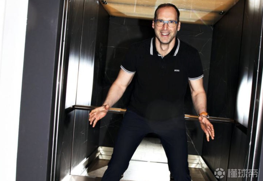 切赫：通过看法语版《老友记》学法语；小时候测智商是158