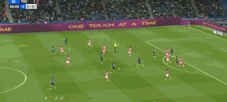 第90+2分钟，门德斯助攻，贡萨洛-拉莫斯破门，巴黎3-1