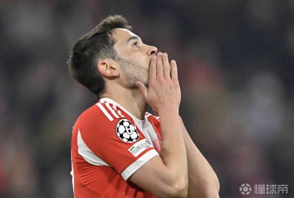 德媒：在拜仁有人认为格雷罗在训练中并不总是全力以赴