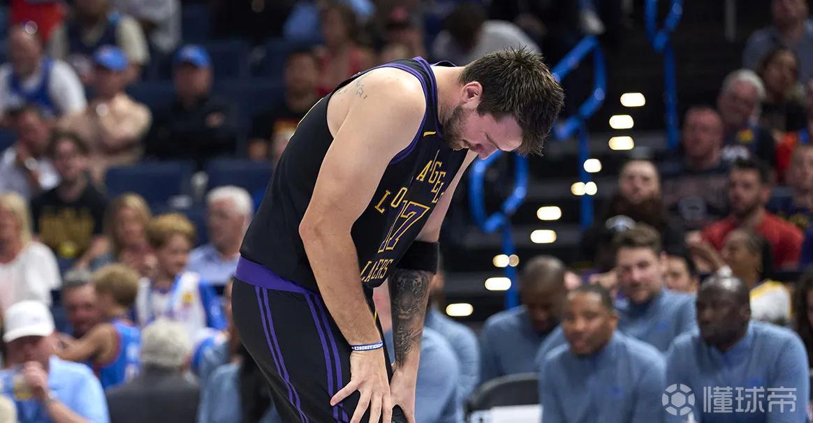 东契奇64场场均33.5分位列第一，因伤常规赛报销无缘各项奖项评选