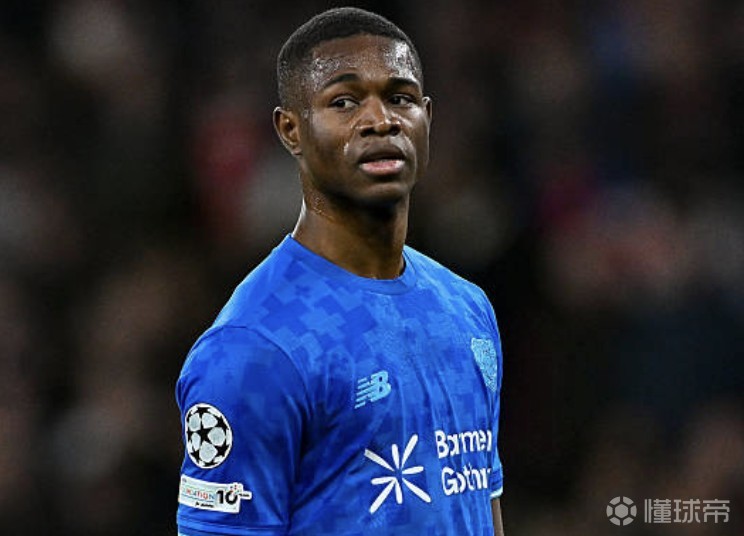 德天空：科法内不是拜仁今夏的目标，俱乐部关注凯恩的续约