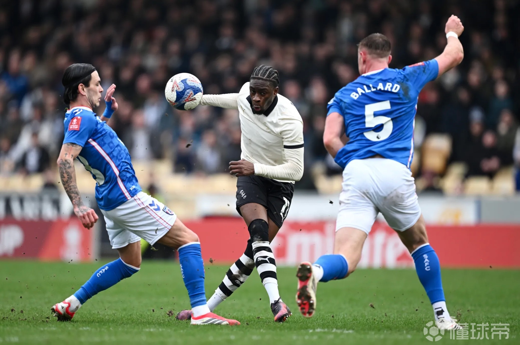 从送货司机到职业球员，维尔港边锋阿切尔曾受蓝军教练组指导