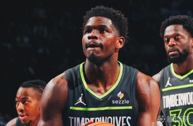 状态低迷，爱德华兹15中3&三分7中0仅取8分2板3助，正负值-14