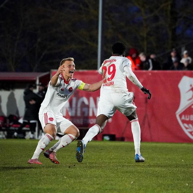 甩开中国资本 领先15分！这支瑞士小镇球队正上演“莱斯特城奇迹”