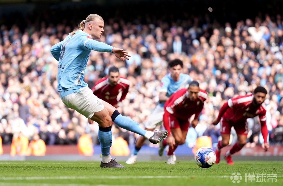 哈兰德曼城生涯已12次戴帽，追平阿圭罗在曼城的戴帽次数
