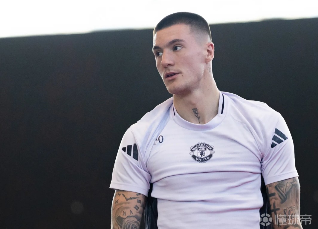 记者：曼联24天没比赛，谢什科向一位球迷抱怨比赛间歇太久了