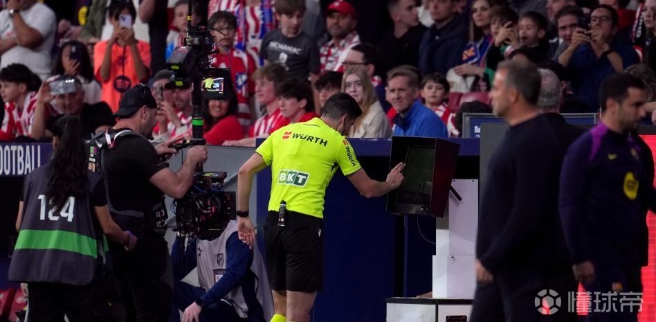 世体：冈萨雷斯染红将停赛1场，马竞助教辱骂裁判或遭两场处罚