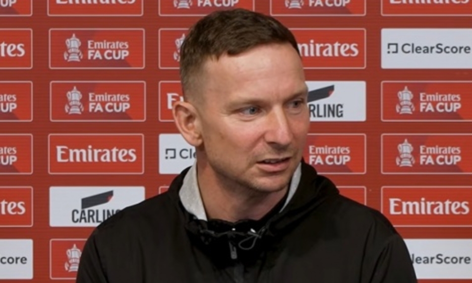 曼城助教林德斯确认B席将离队：希望他有个美满的告别