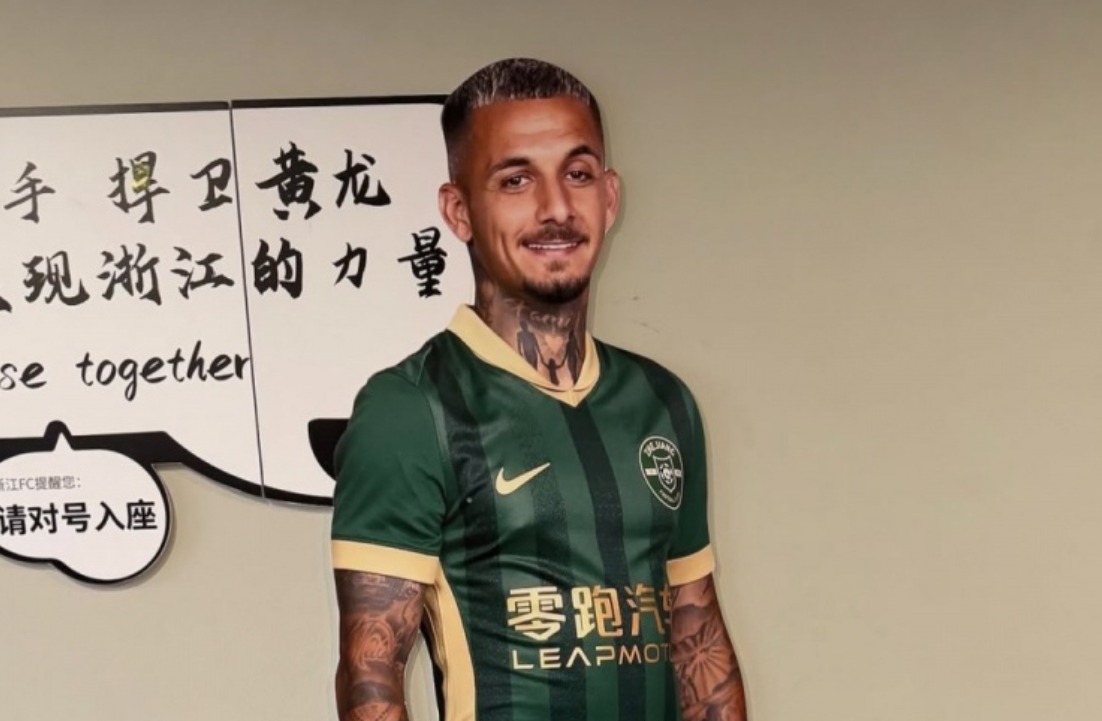 米特里策妻子社媒晒照力挺丈夫：永远支持我们的英雄