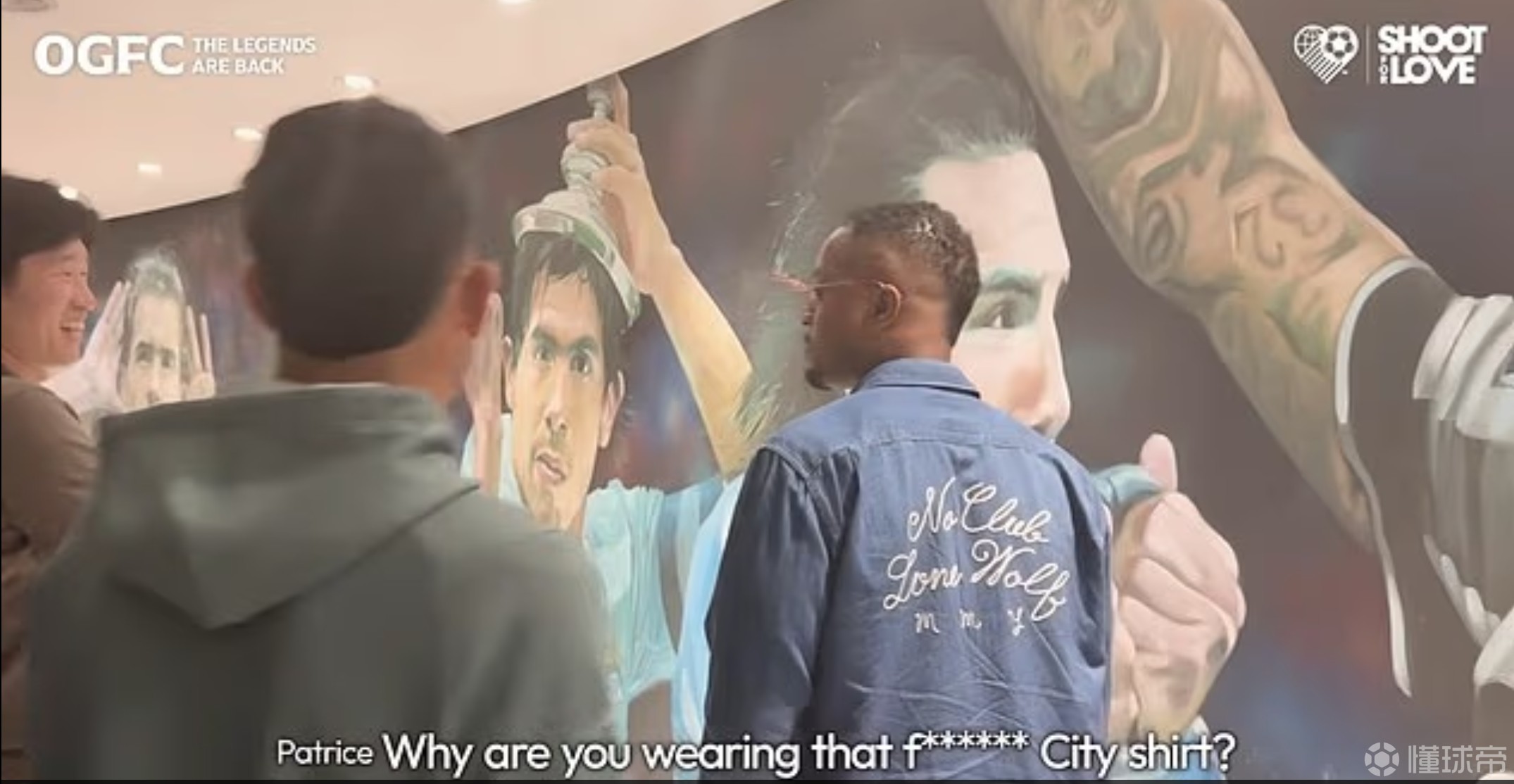 特维斯晒豪宅，埃弗拉参观照片墙：为啥要穿**的曼城球衣