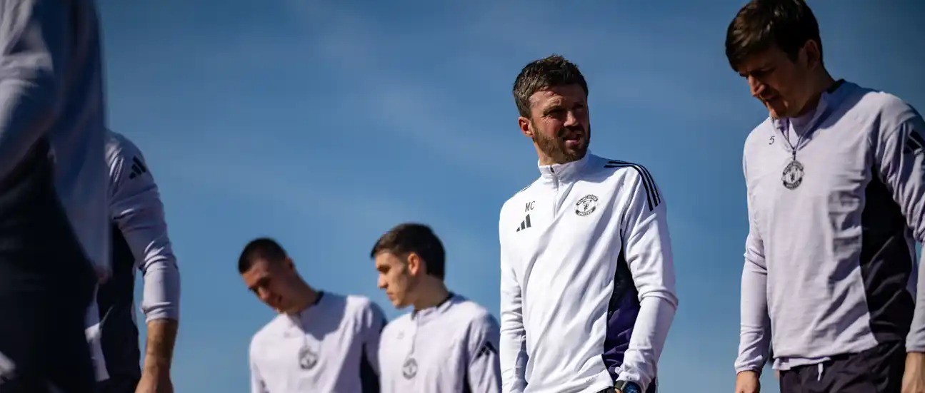 曼联爱尔兰集训大名单：B费领衔，多古在列，达洛特缺席